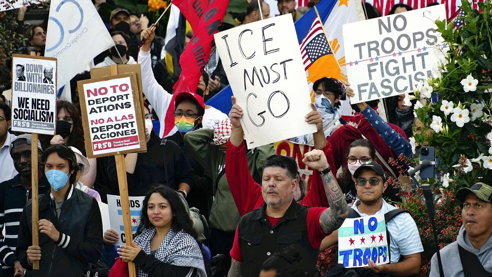 The pulse of a city on edge – hundreds protest Trump’s plan to deploy troops in Chicago